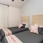 4Br Oasis With Pool & Gym At Nueva Escondida