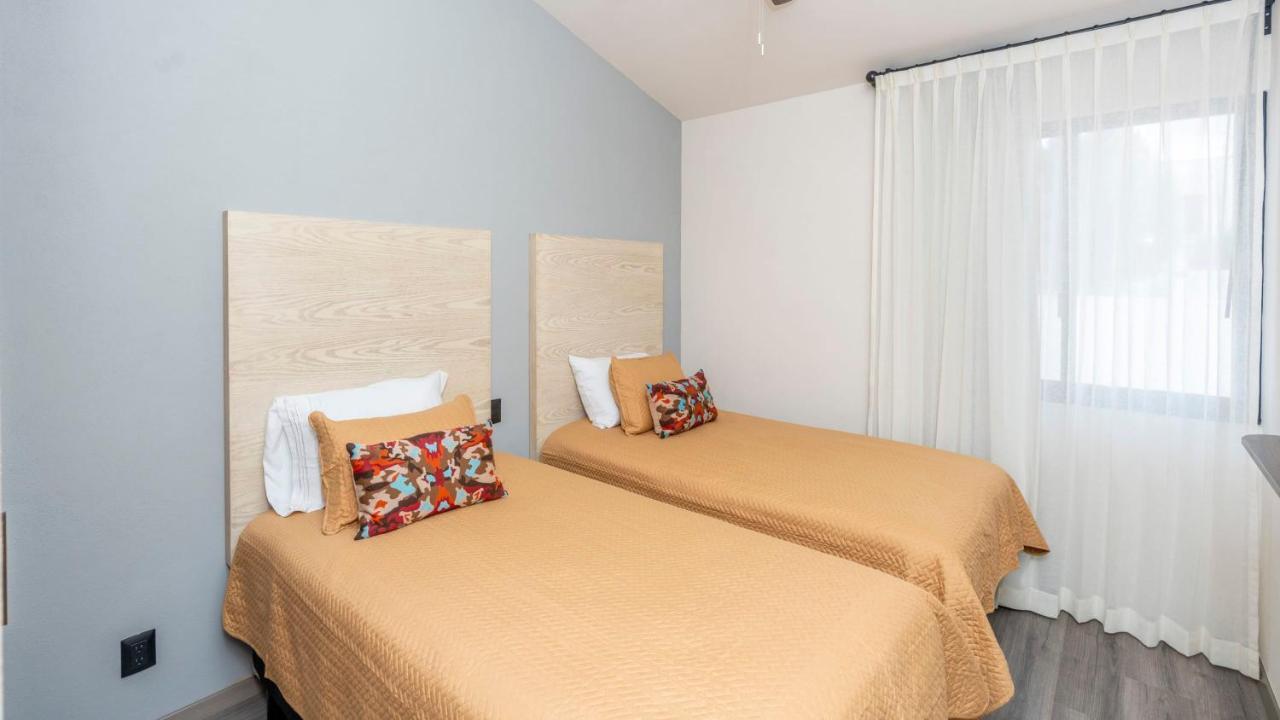 4br Oasis With Pool & Gym At Nueva Escondida Holiday home