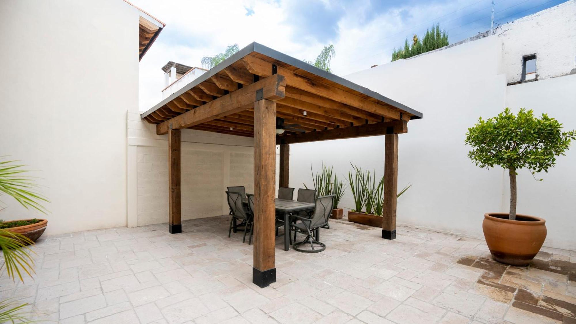 4br Oasis With Pool & Gym At Nueva Escondida Holiday home