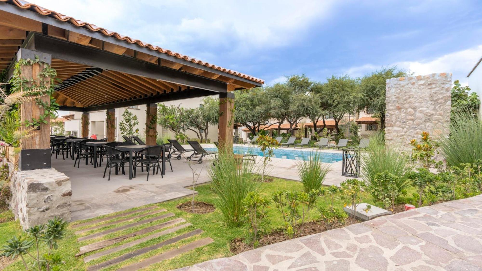 4br Oasis With Pool & Gym At Nueva Escondida Holiday home *
